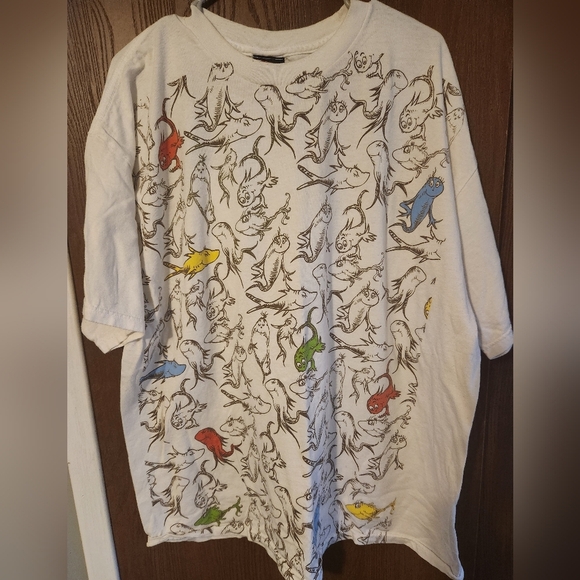 Graphic Tee with Colorful Fish Design - Picture 1 of 3